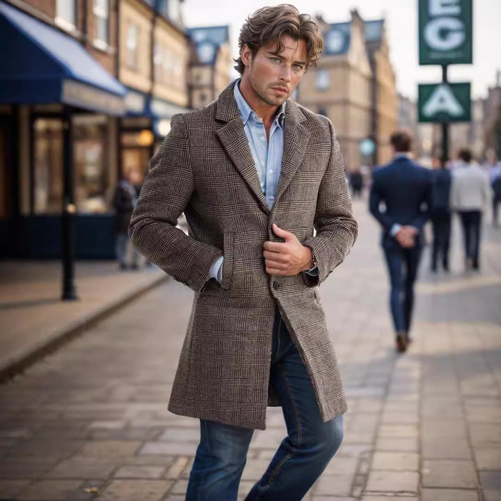 Elegant cinema coat for men with a targeted checkered pattern and a warm inner lining Lune London