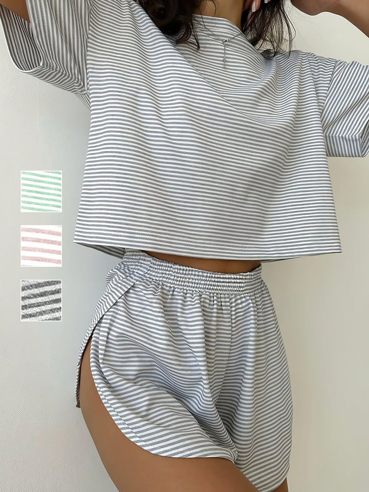 Casual short-sleeve outfit for women with striped design and side slits Lune London