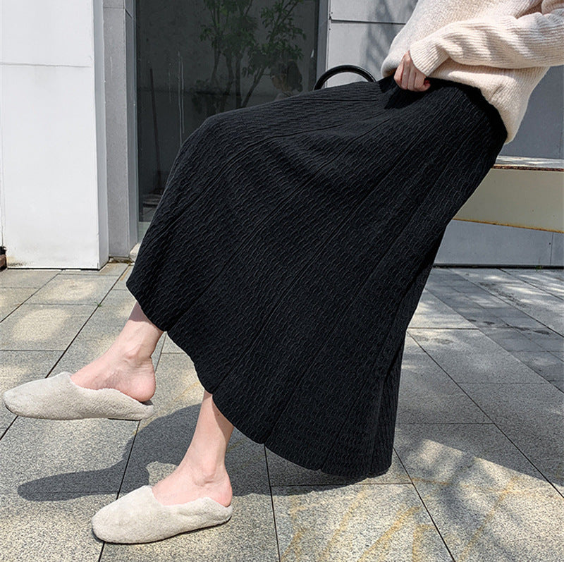Maxi pleated long skirt for ladies with elastic waistband and flowy cut Lune London