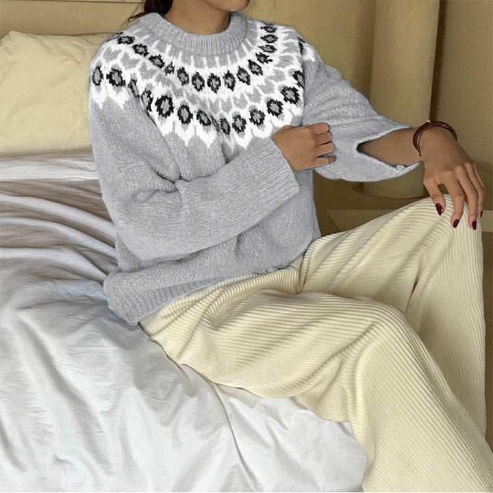 Knit sweater for women with traditional Norwegian pattern Lune London