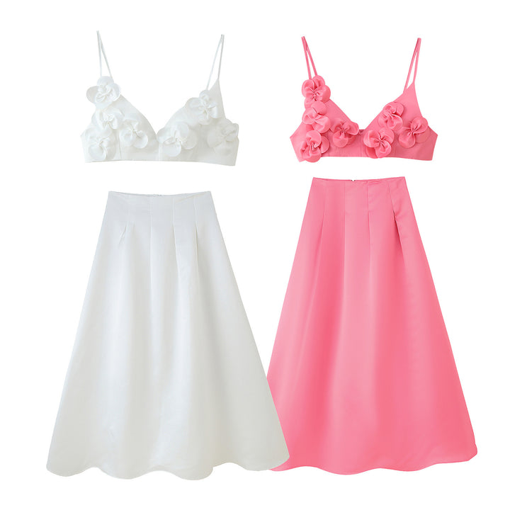Fashionable women's set with floral details and flared skirt Lune London