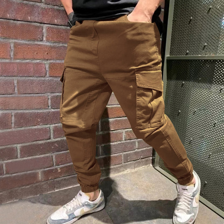 Casual cargo pants for men with practical pockets and sporty fit Lune London