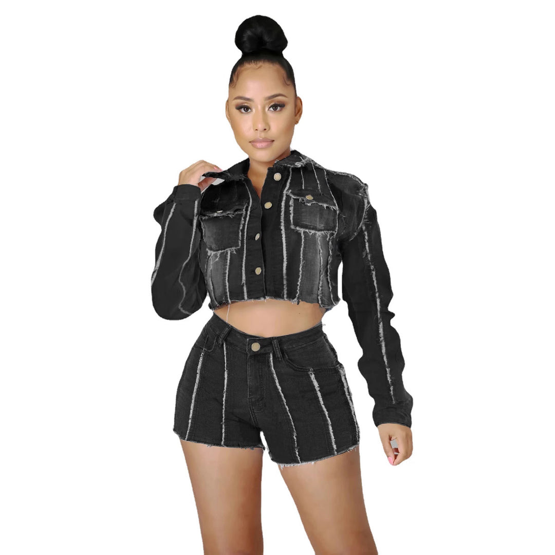 Cropped denim jacket for women with frayed details and trendy contrasting seams Lune London