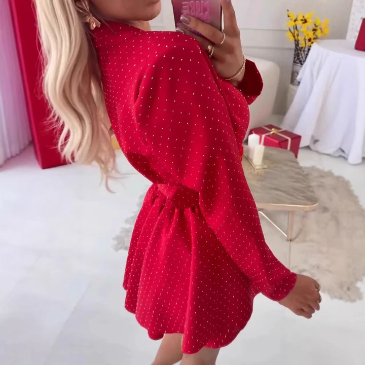 Robe chemise élégante pour femme avec détail de ceinture et motif à pois Chic & Stil