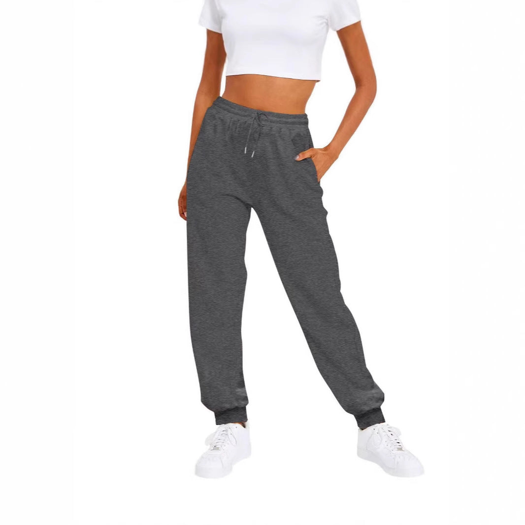 Women's comfortable jogging pants with elastic waistband and side pockets Chic & Stil