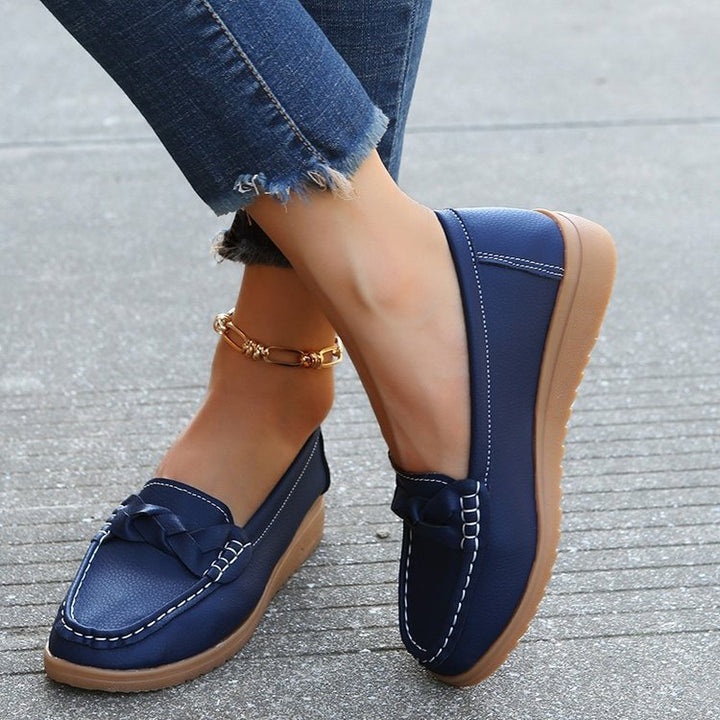 Women's Moccasins with Stylish Bow Applique and Non-Slip Sole Lune London