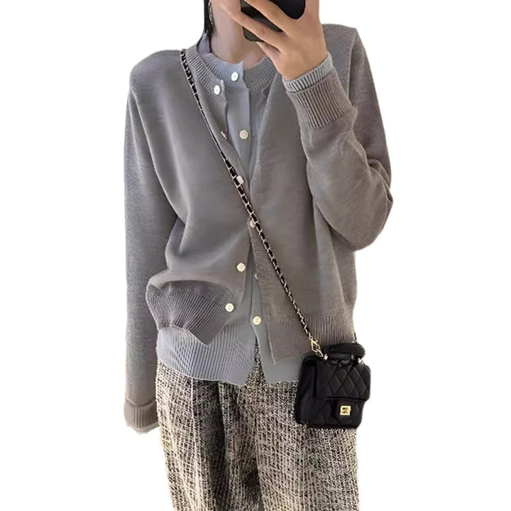 Ladies elegant cardigan with button details and soft material Lune London