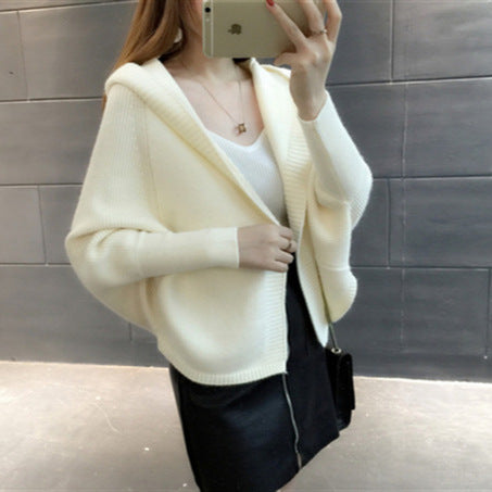 Cardigan féminin élégant et léger avec capuche Chic & Stil