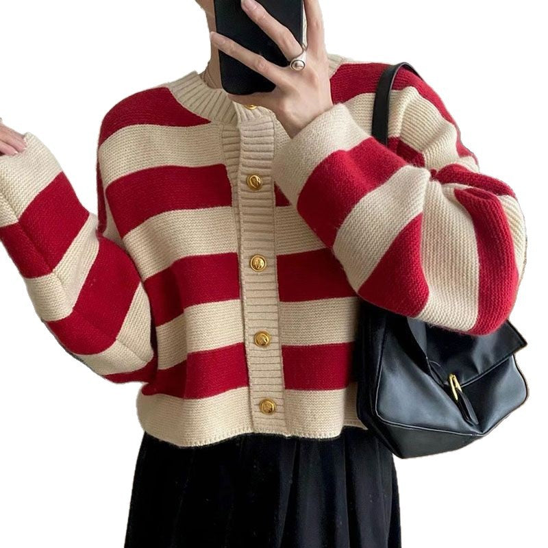 Pull en tricot surdimensionné à la mode pour femmes avec boutons Chic & Stil