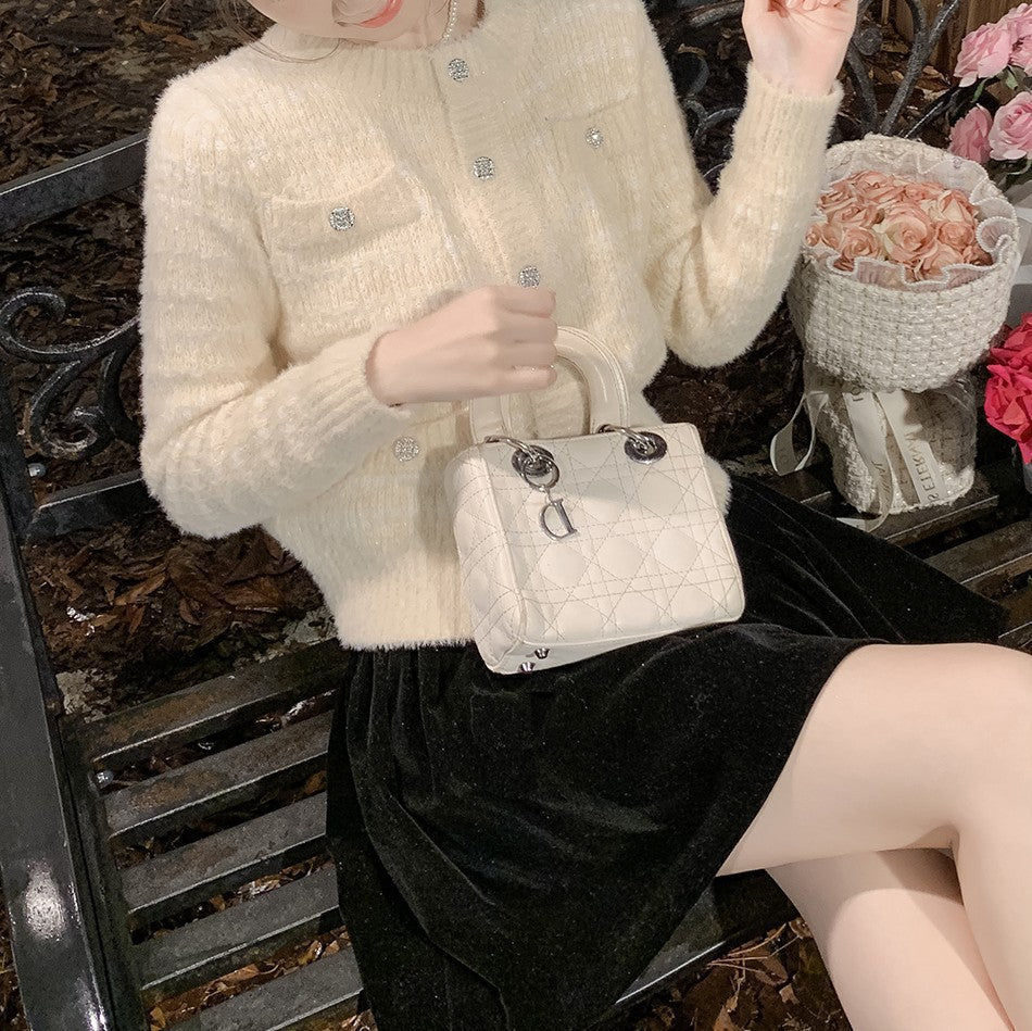 Lady cardigan with pockets and decorative buttons Lune London