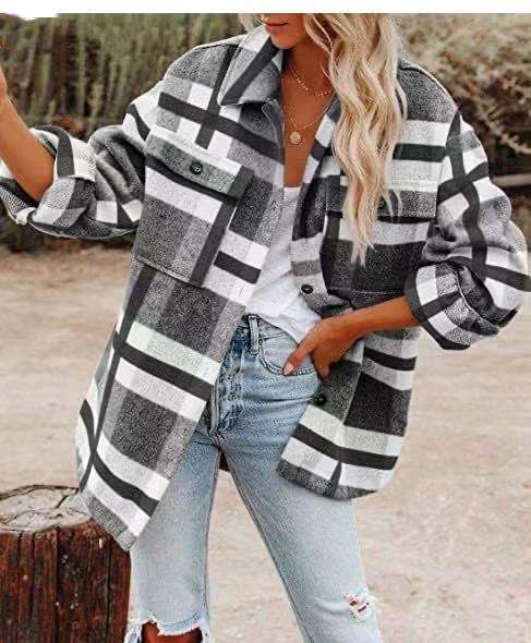 Casual plaid jacket for women with practical pockets and oversized fit Lune London