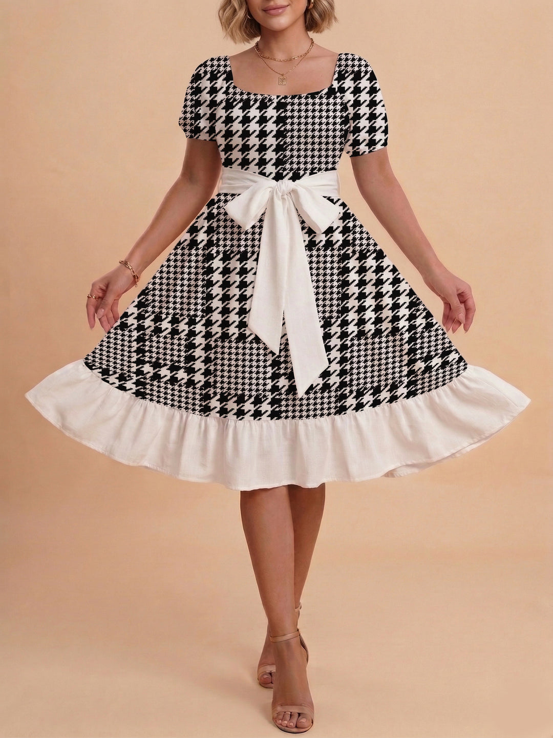 Women's dress with tailored fit and playful floral pattern Lune London