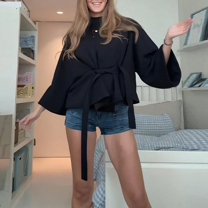 Elegant hoodie jacket for women with a loose fit and refined details Lune London