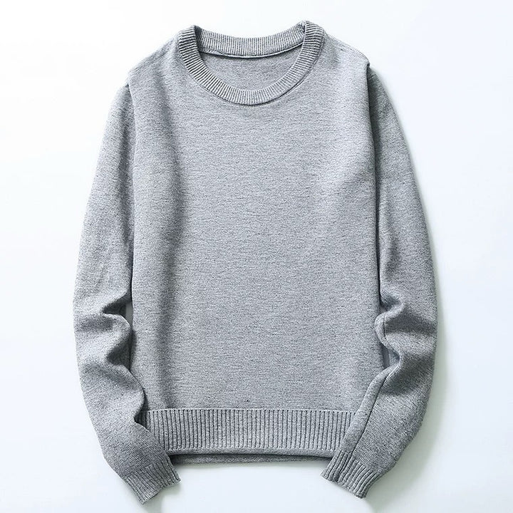 Fine knit sweater for men with classic round neckline Lune London