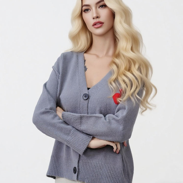Cardigan pour femmes avec broderie en forme de cœur et matériau doux Chic & Stil