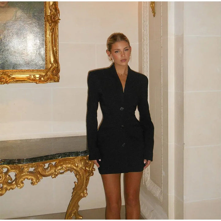 Elegant blazer jacket for women with a fitted cut and practical pockets Lune London