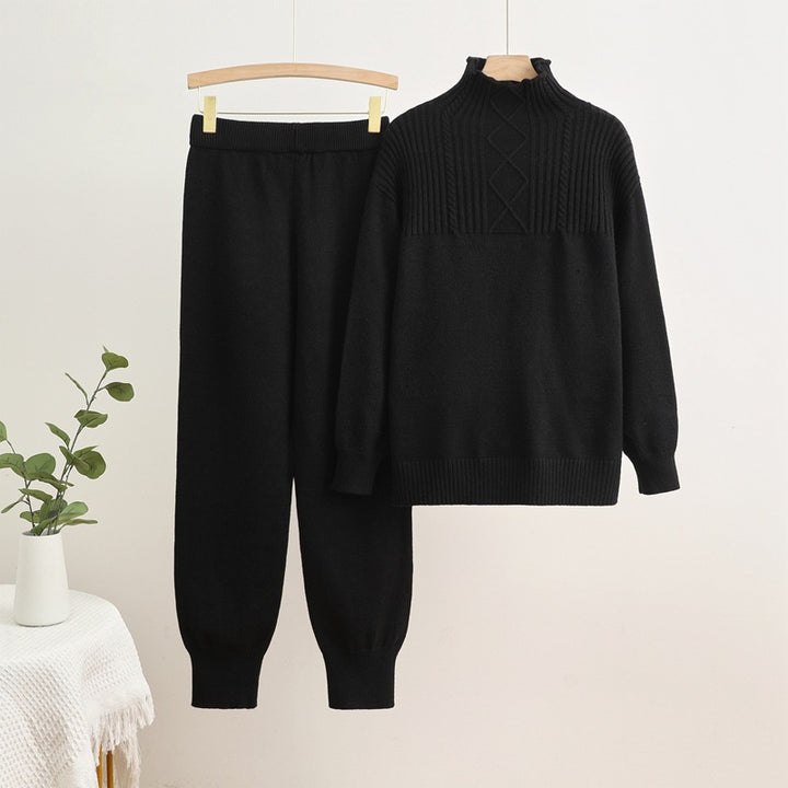 Comfortable knitted loungewear set for women with high collar and ribbed structure Lune London