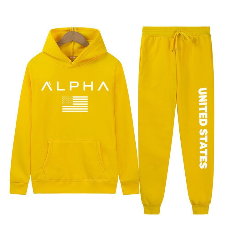 Women's hoodie and jogging pants set with creative front print and sporty cut Chic & Stil