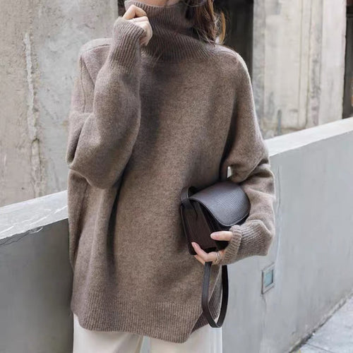 Comfortable turtleneck sweater for women in high-quality wool blend Lune London