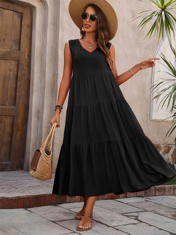 Ladies Elegant Summer Maxi Dress with Voluminous Skirt and V-Neck Lune London