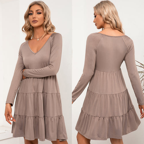 Leisure dress for women with deep V-neckline and voluminous skirt Lune London