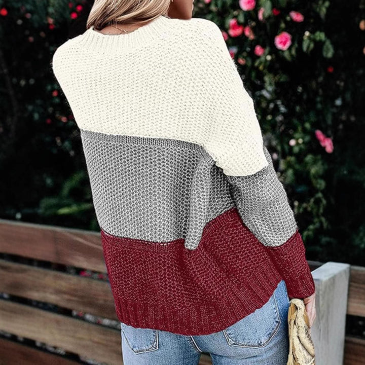 Casual knit sweater for women with structured design Lune London