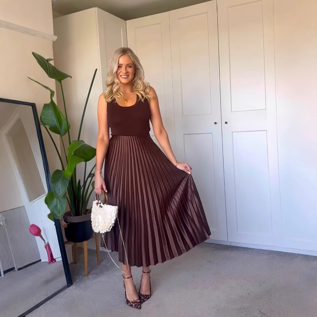 Pleated skirt for women with a flowing cut and elastic waistband Lune London