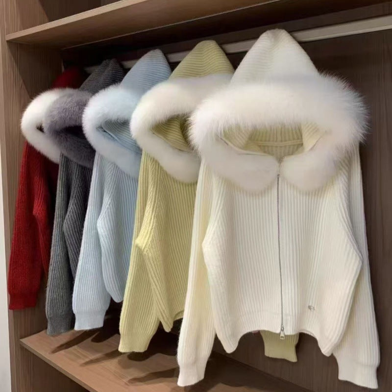 Veste en tricot côtelé douce pour femmes avec col en fourrure luxueuse Chic & Stil