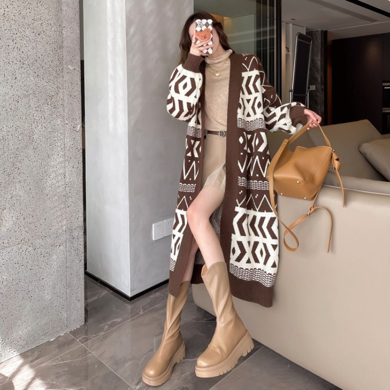 Cardigan tricoté à la mode pour femmes avec design géométrique et coupe ample Chic & Stil