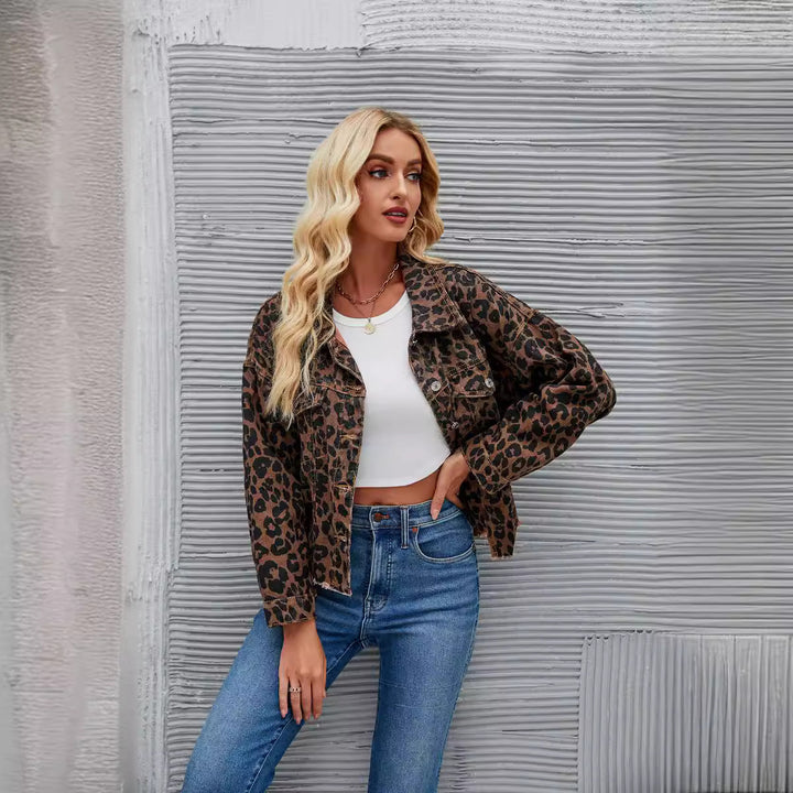 Women's denim jacket with trendy leopard print Chic & Stil