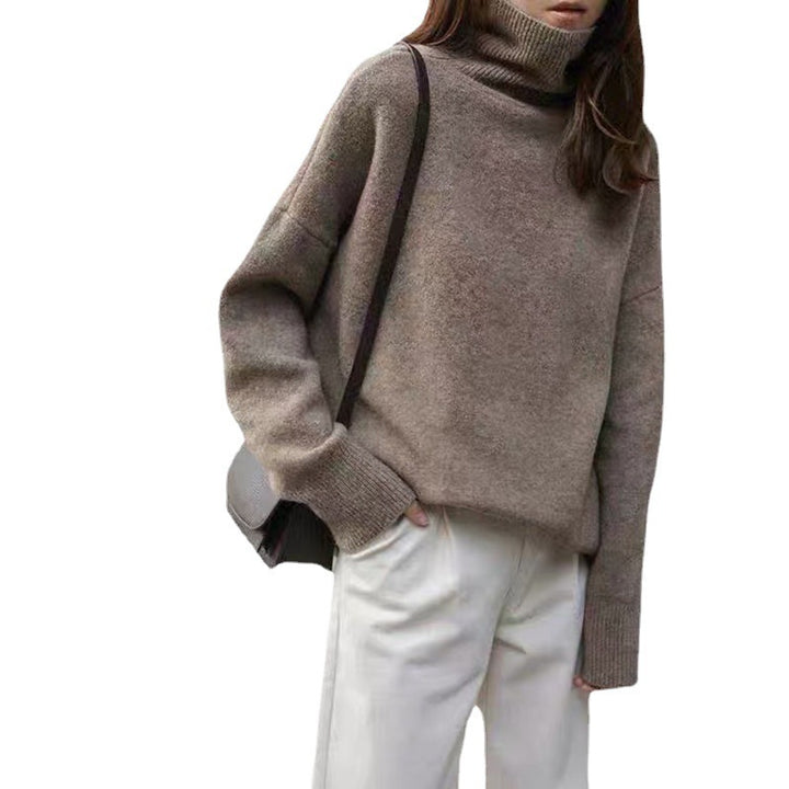 Comfortable turtleneck sweater for women in high-quality wool blend Lune London