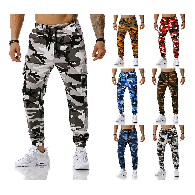 Camouflage cargo pants for men with elastic waistband and practical side pockets Lune London