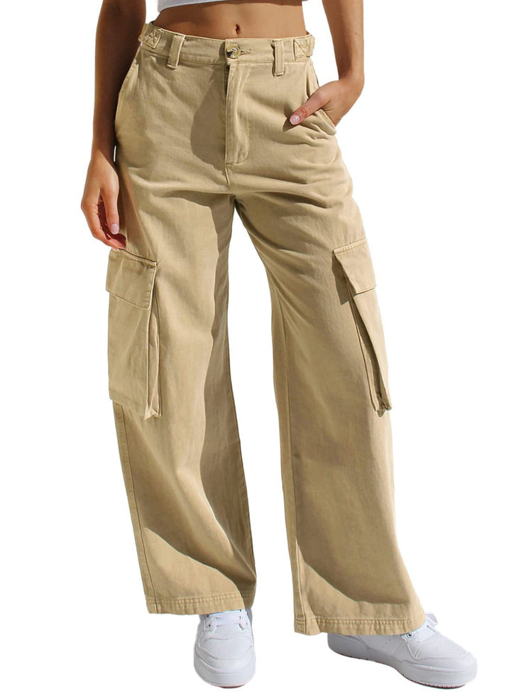 Women's cargo pants with practical side pockets and a casual cut Lune London