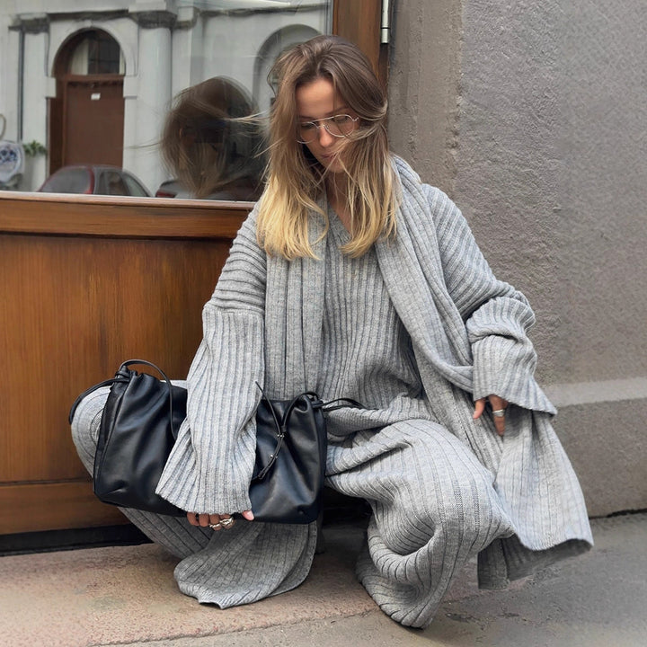 Casual knit set for ladies with scarf Lune London