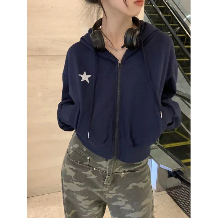 Women's cropped hooded jacket with stylish star motif Chic & Stil
