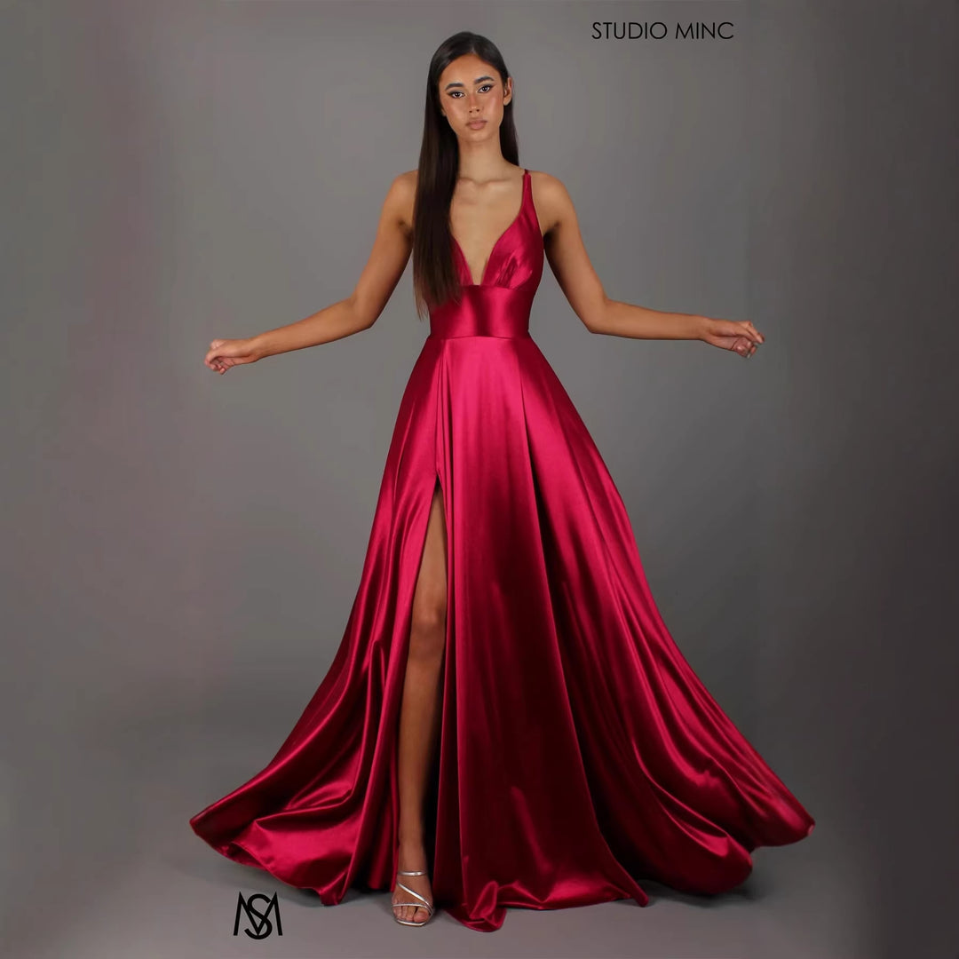 Elegant evening dress for women with deep V neckline and high split skirt Chic & Stil