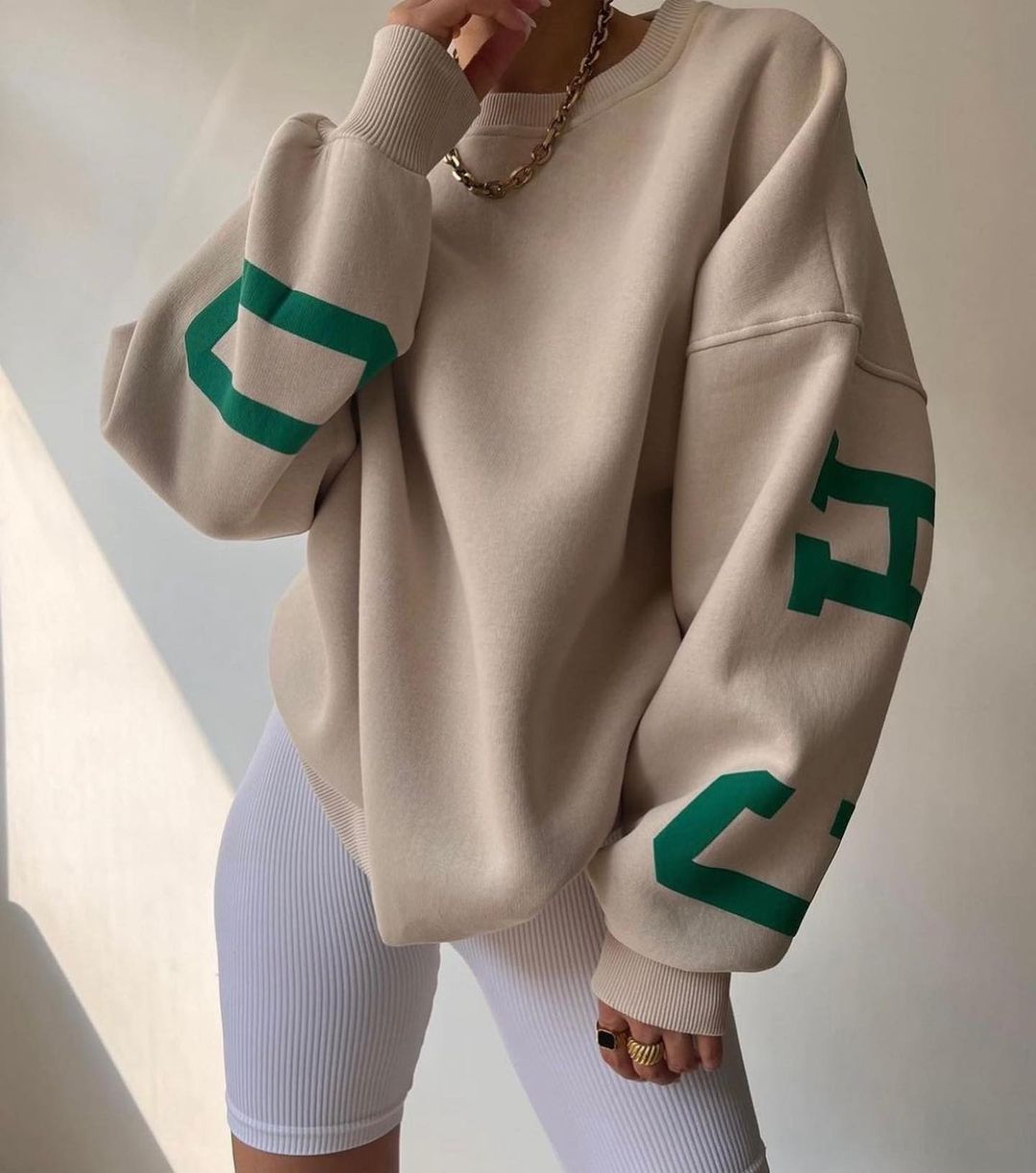 Oversized sweatshirt for women with Lune London logo catchy
