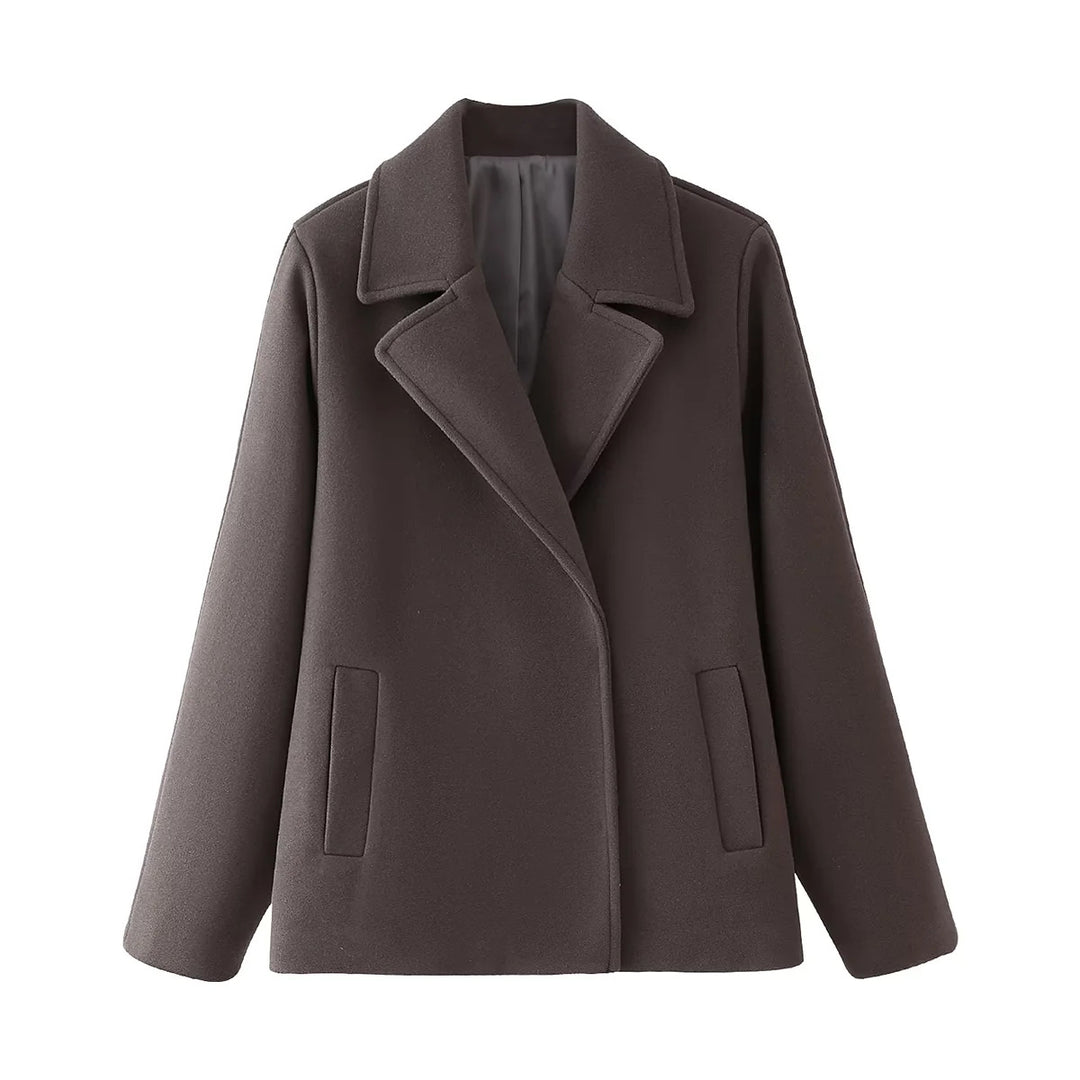 Elegant wool coat for women with deep lapels and practical pockets Lune London