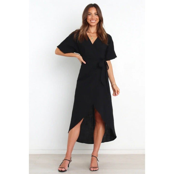 Robe portefeuille pour femme avec un élégant décolleté en V et un design ajusté Chic & Stil