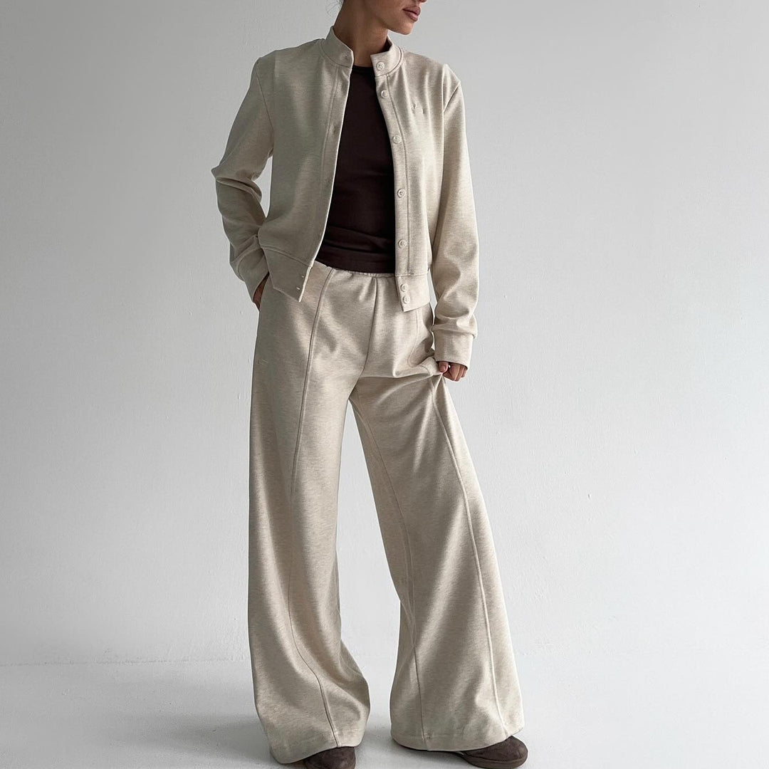 Casual women's jogger set with loose fit and comfortable top Lune London