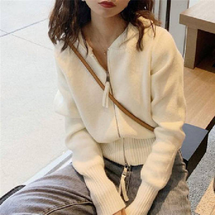 Cardigan pour femmes avec capuche moderne et fermeture éclair Chic & Stil