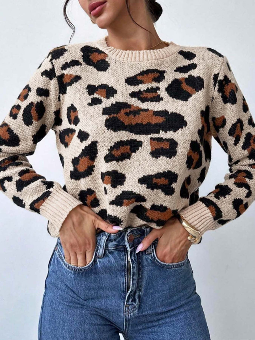 Lune London | Women's cozy knitted sweater with leopard pattern and dropped shoulders