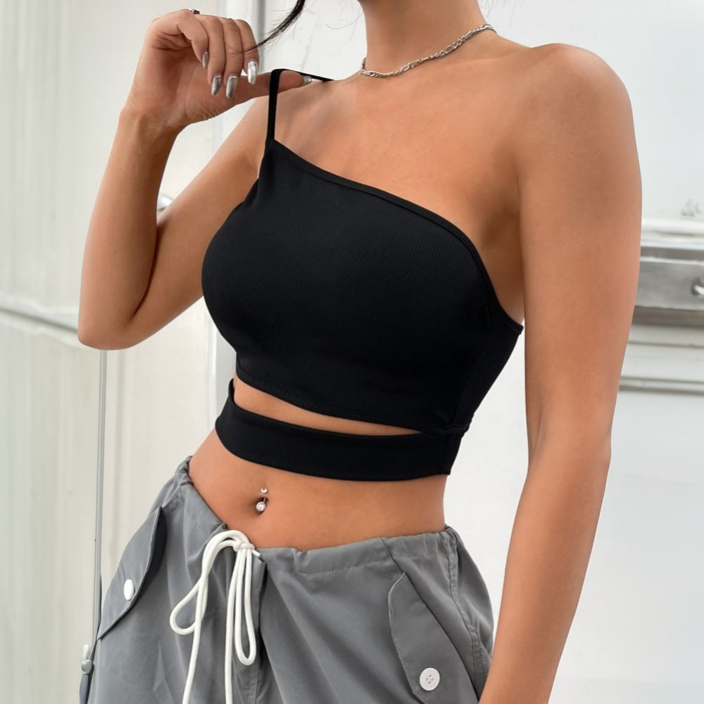 Asymmetrical crop top for women with narrow waist and strapless design Chic & Stil