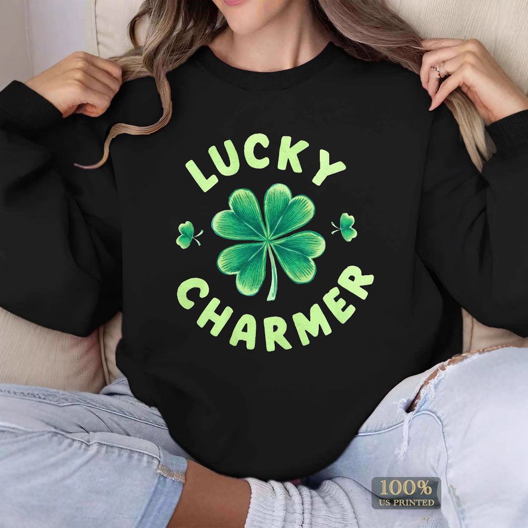 Sweatshirt pour femmes avec un design de trèfle tendance et une lettering inspirante Chic & Stil