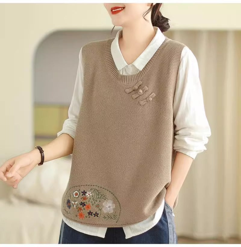 Knitted sweater for women with decorative embroidery Lune London
