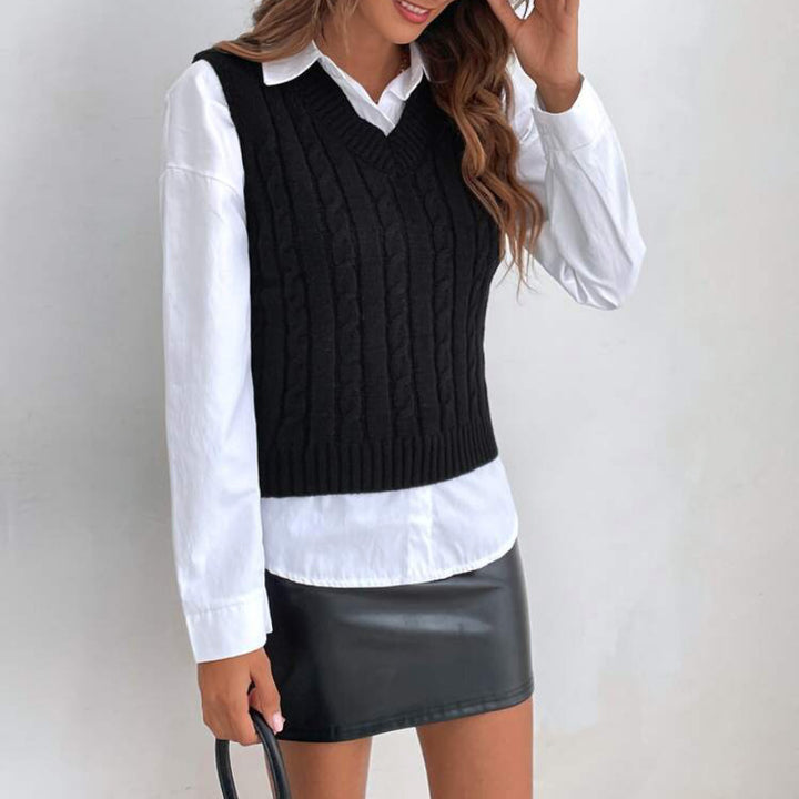 Knitted vest for women with V-neck and exclusive ribbed pattern Lune London