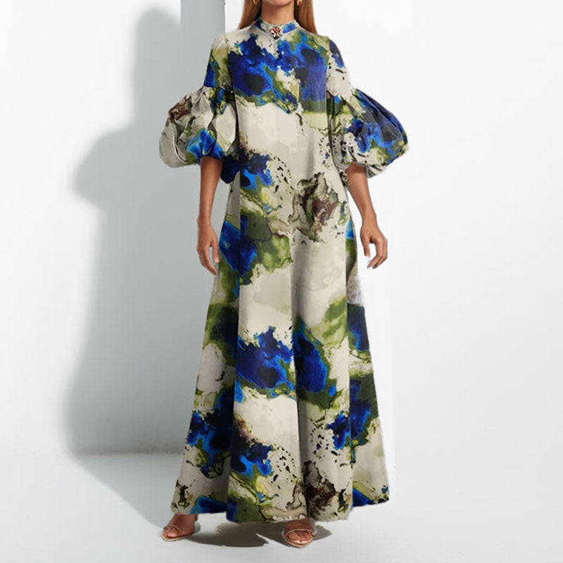 Robe maxi pour femmes avec des manches bouffantes volumineuses et un design coloré complexe Chic & Stil