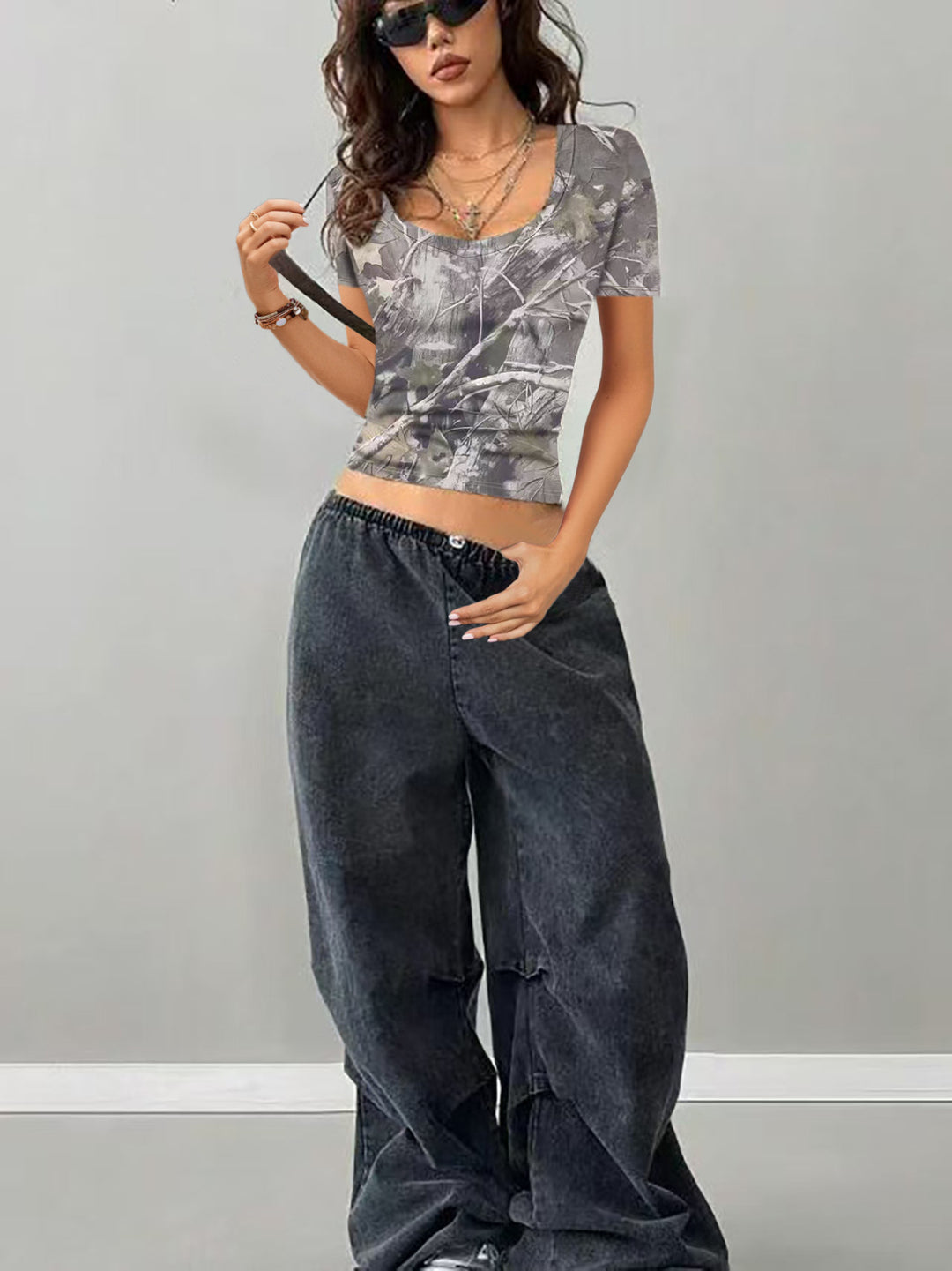 Lune London trendy V neck camo women's T-shirt
