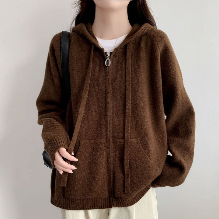 Veste à capuche pour femmes surdimensionnée avec une coupe courte et des poches pratiques Chic & Stil
