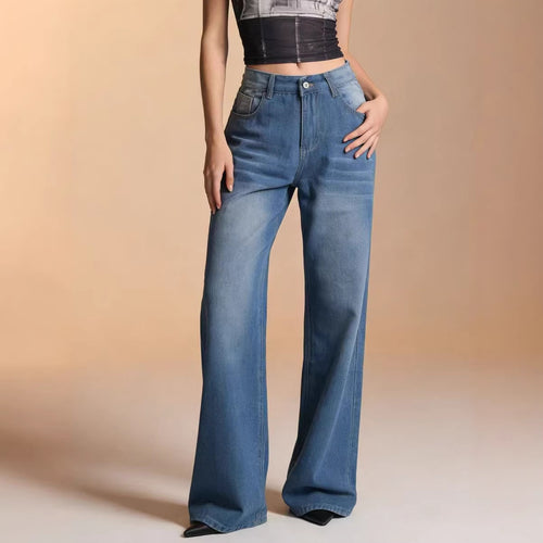 Women wide denim pants with vintage wash and high-waisted waistband Lune London